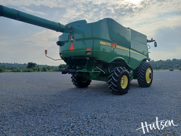 Photo of 2014 John Deere S690