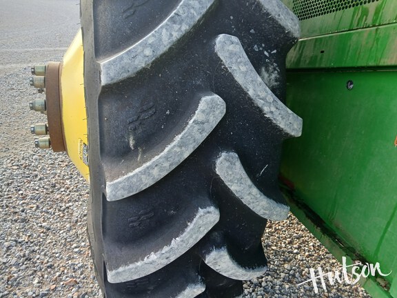 Photo of 2014 John Deere S690