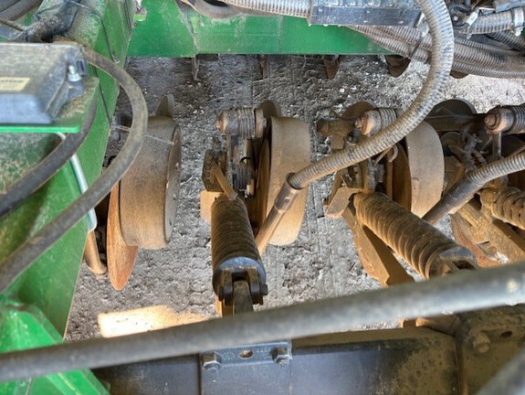 Photo of 2016 John Deere 1990