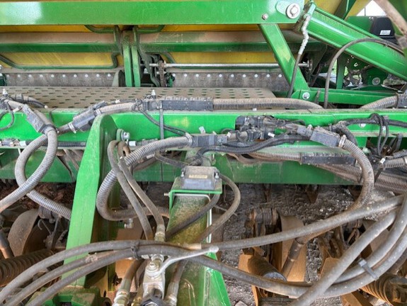 Photo of 2016 John Deere 1990