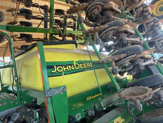 Photo of 2016 John Deere 1990