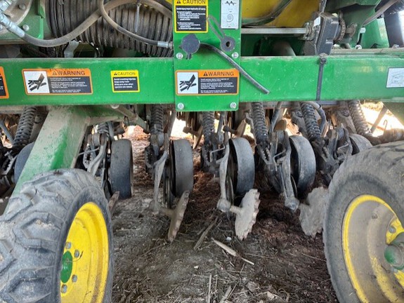 Photo of 2016 John Deere 1990