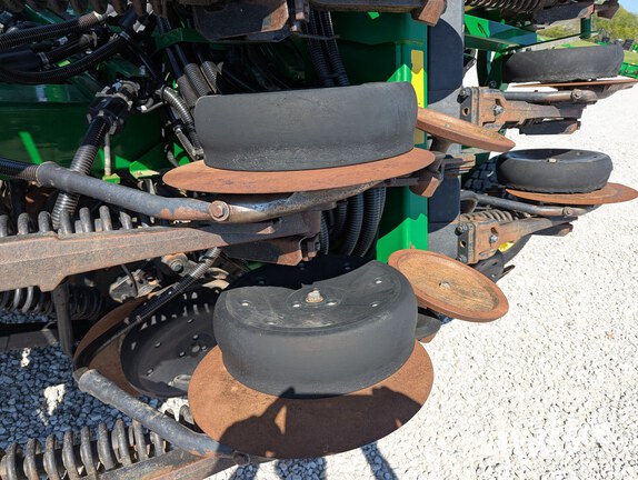 Photo of 2016 John Deere 1990