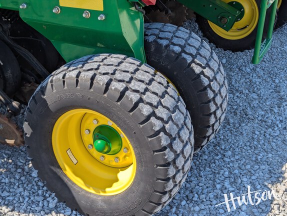 Photo of 2016 John Deere 1990