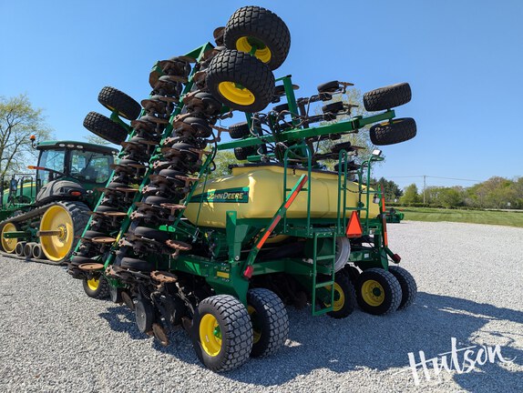 Photo of 2016 John Deere 1990