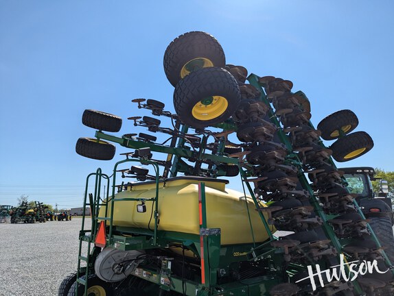 Photo of 2016 John Deere 1990