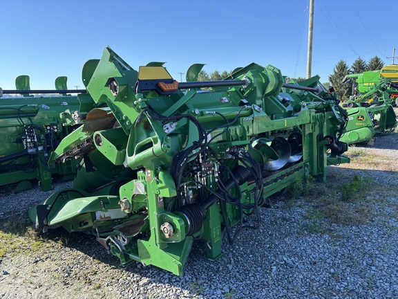 Used 2022 John Deere C12F Corn and Row Crop headers at Koenig Equipment in Urbana, OH - Photo2
