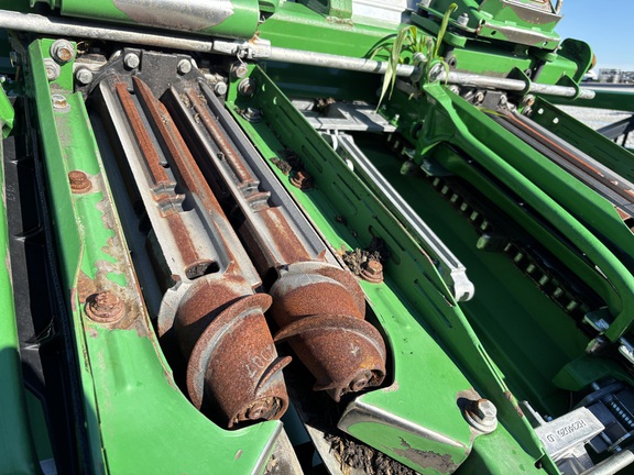 Used 2022 John Deere C12F Corn and Row Crop headers at Koenig Equipment in Urbana, OH - Photo5
