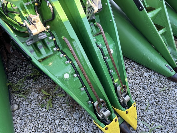 Used 2022 John Deere C12F Corn and Row Crop headers at Koenig Equipment in Urbana, OH - Photo6