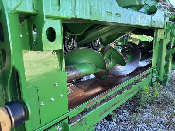 Used 2022 John Deere C12F Corn and Row Crop headers at Koenig Equipment in Urbana, OH - Photo9