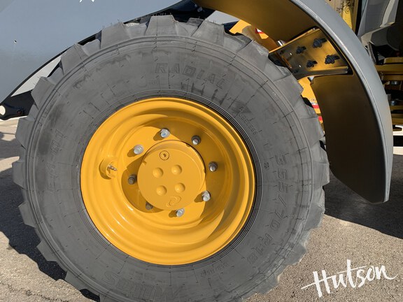 Photo of 2025 John Deere 184 G