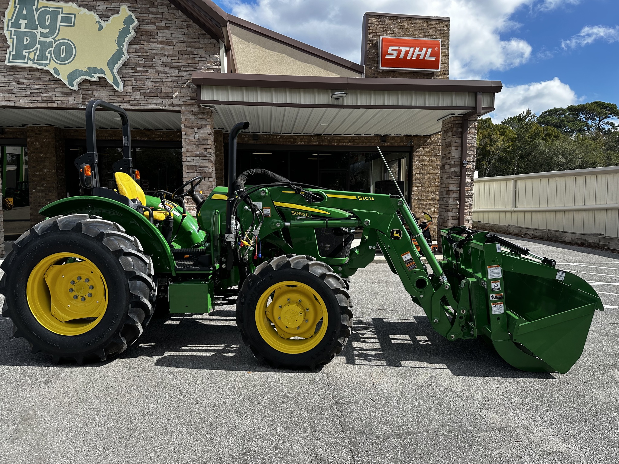 2025 John Deere 5060E Image 4