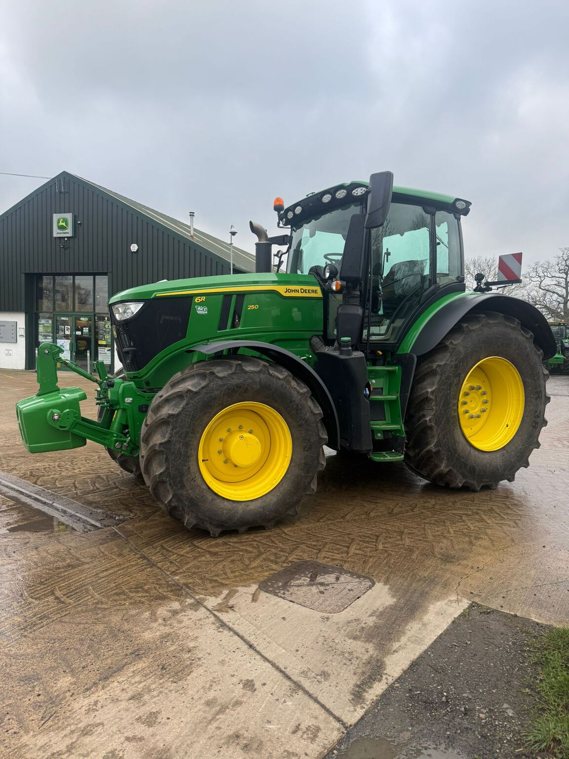 2024 John Deere 6R 250