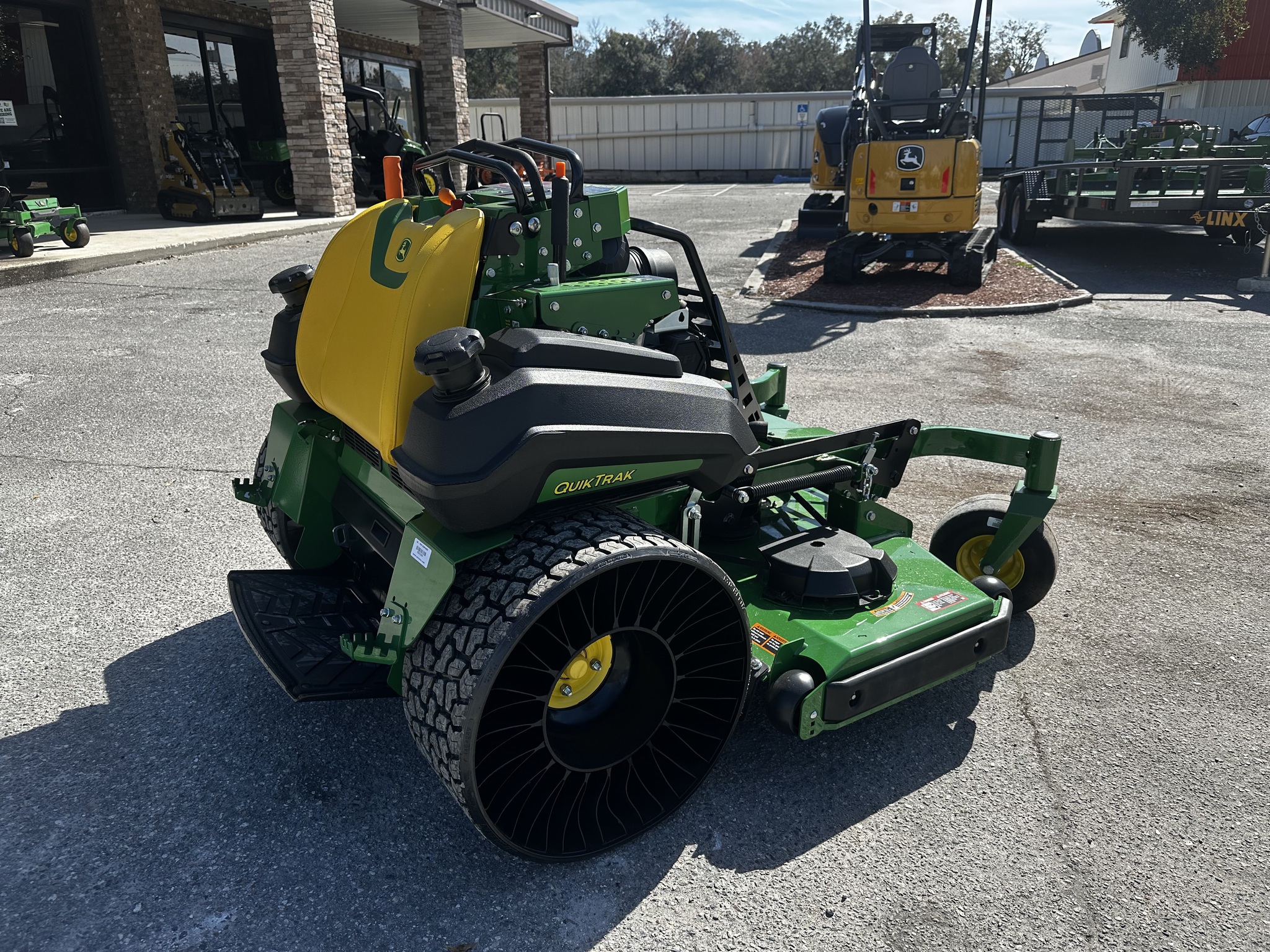 2026 John Deere Q865R EFI Image 3
