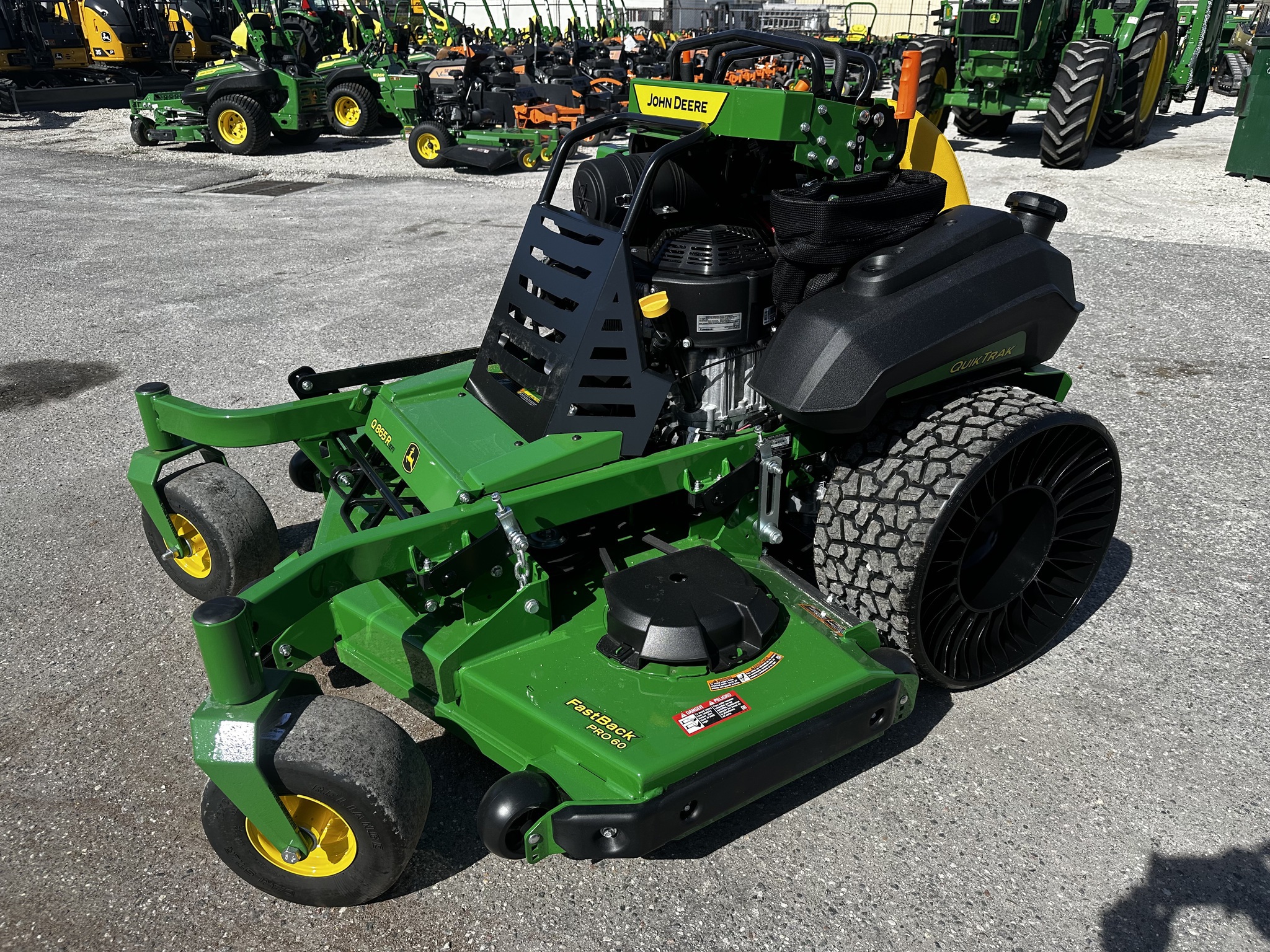 2026 John Deere Q865R EFI Image 8
