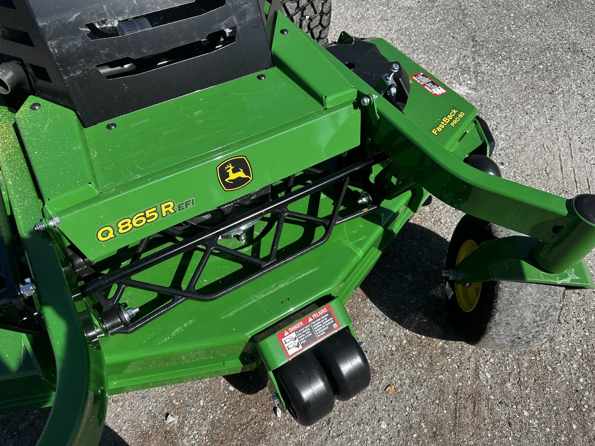 2026 John Deere Q865R EFI Image 4