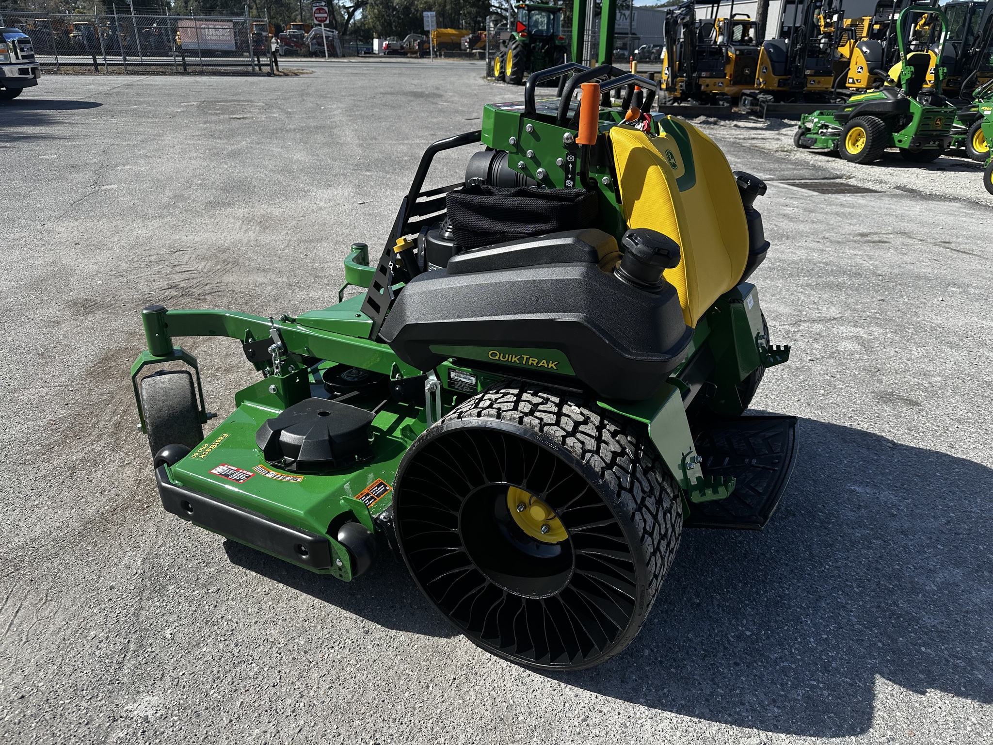 2026 John Deere Q865R EFI Image 6