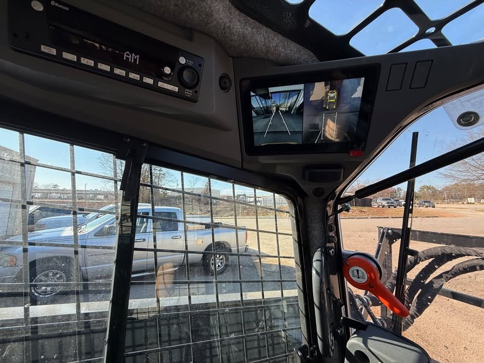 2025 John Deere 335 P Image 10