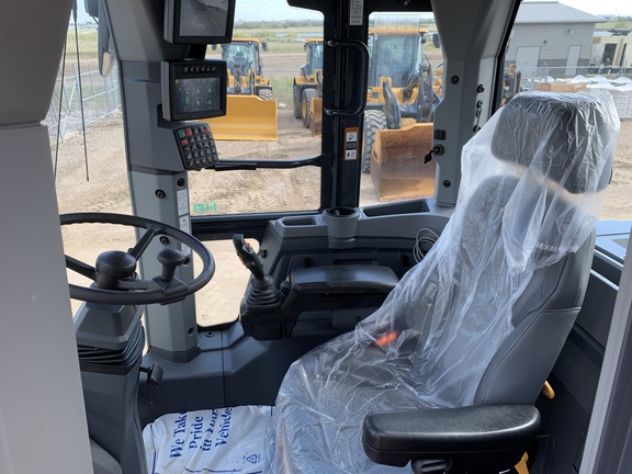 2024 John Deere 544 P