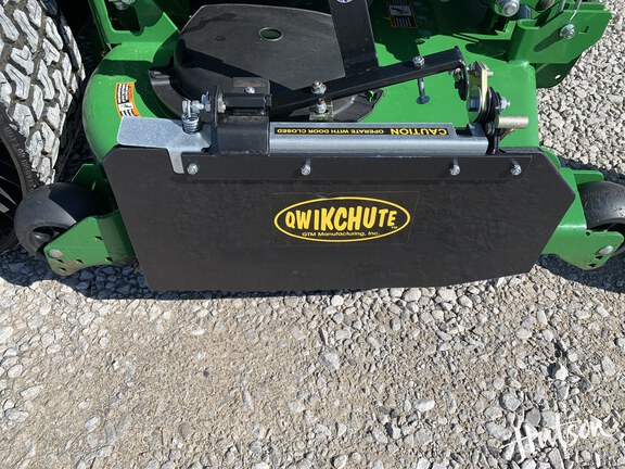 Photo of 2023 John Deere Z950M