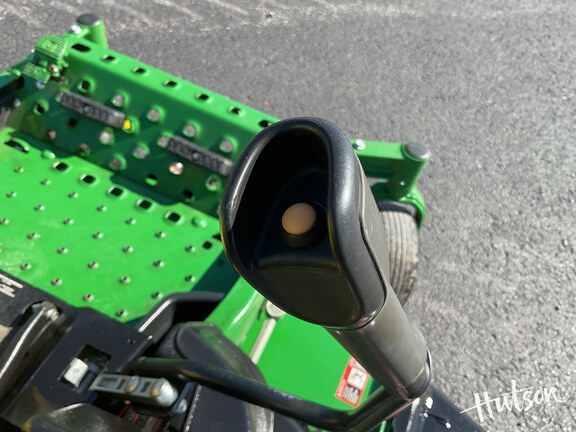 Photo of 2024 John Deere Z950R