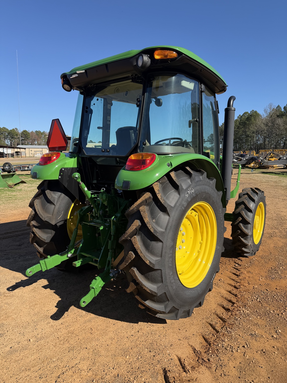 2025 John Deere 5067E Image 3