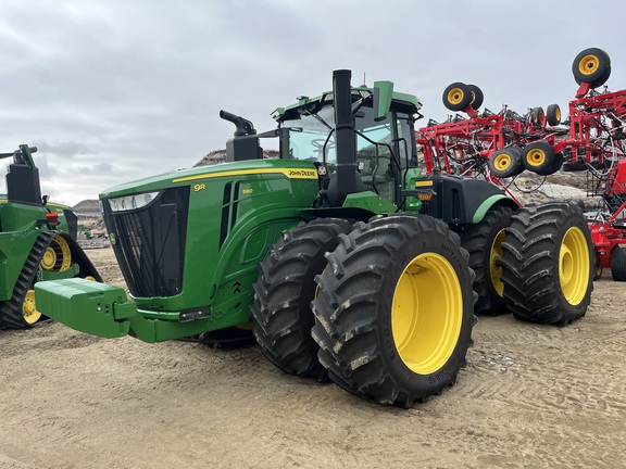 Photo of a 2022 John Deere 9R 590
