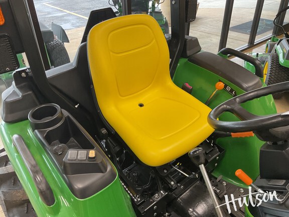Photo of 2025 John Deere 3032E