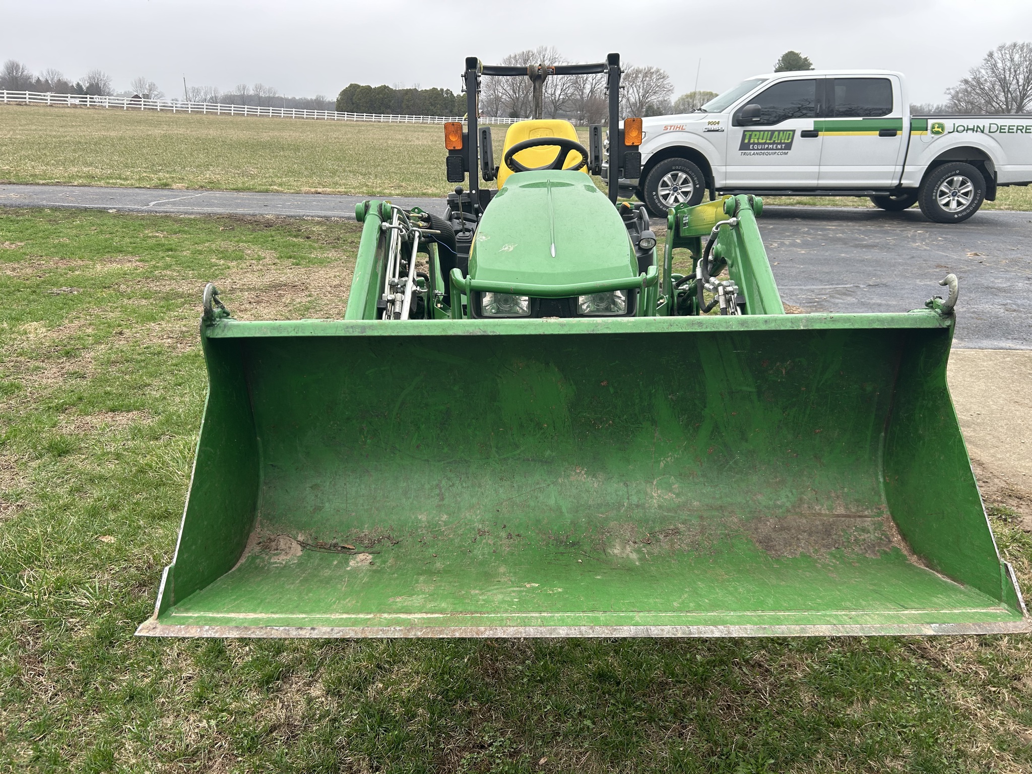 2017 John Deere 1025R Image 4
