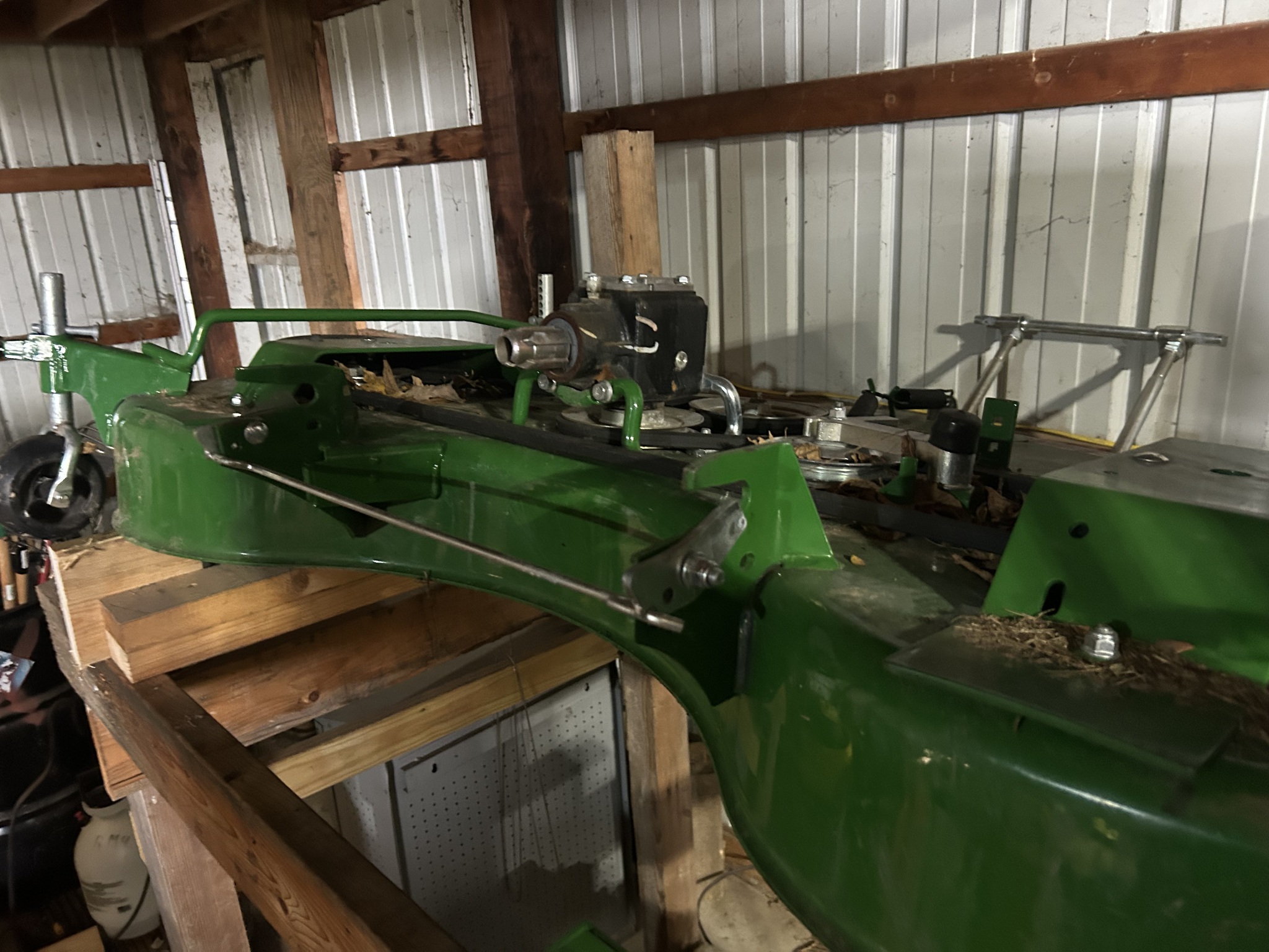 2017 John Deere 1025R Image 9