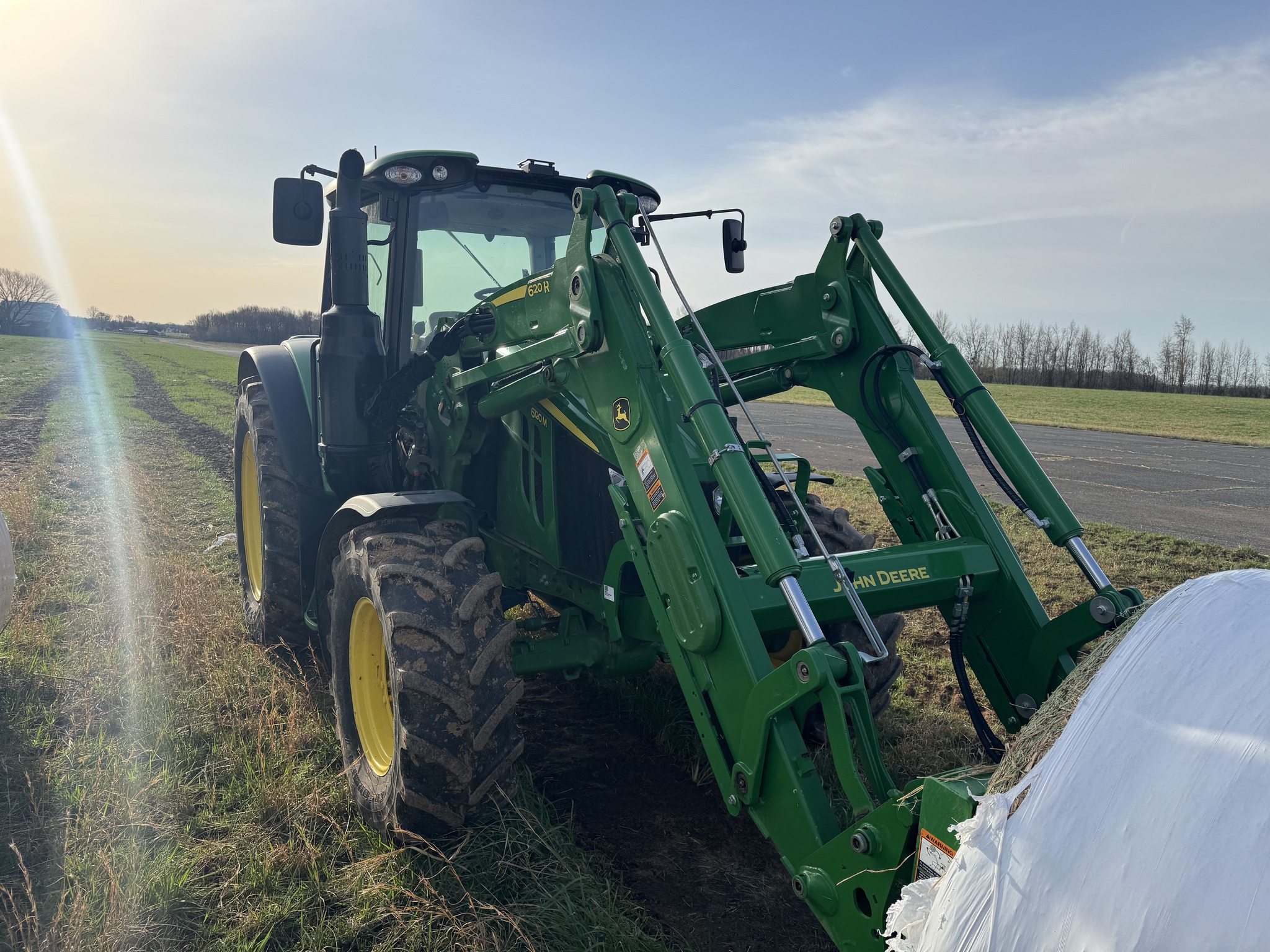 2022 John Deere 6120M
