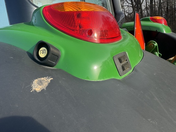 Photo of 2022 John Deere 6120M