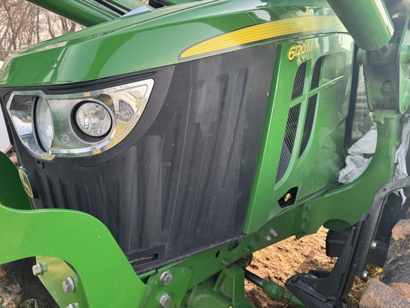 Photo of 2022 John Deere 6120M