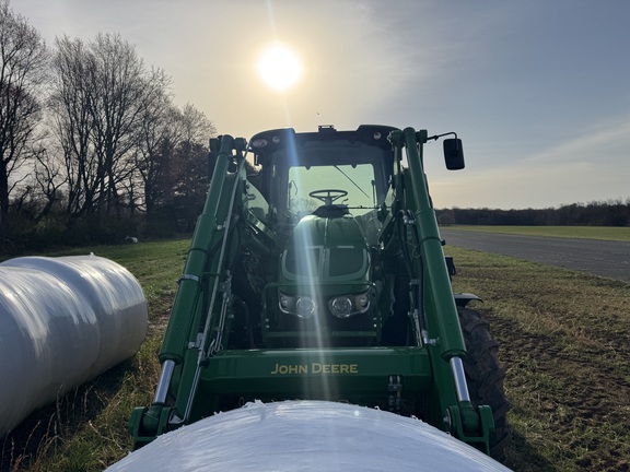 Photo of 2022 John Deere 6120M