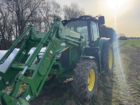 Photo of 2022 John Deere 6120M