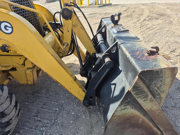 2004 John Deere 310SG