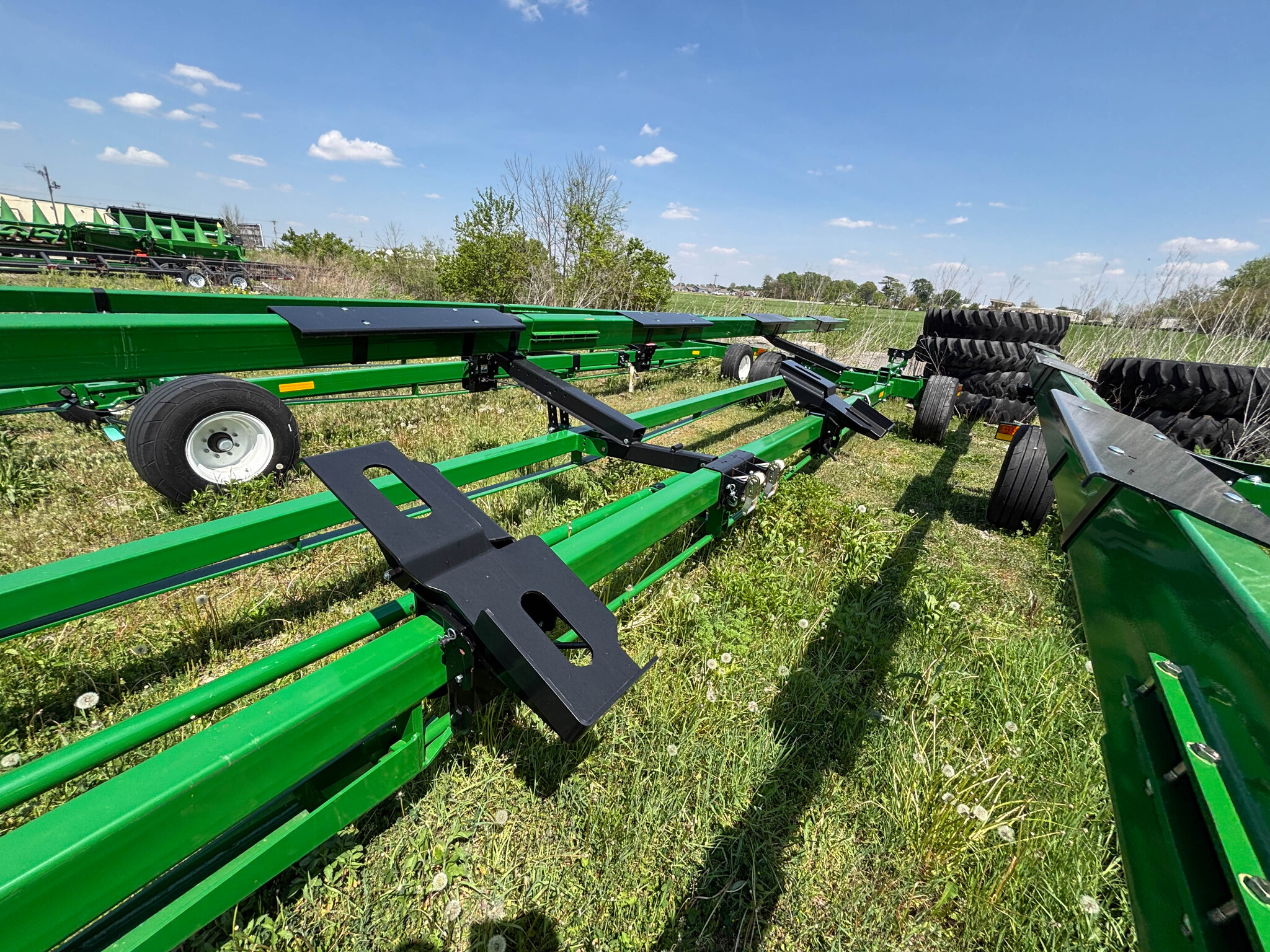 Used 2024 Unverferth AWS-52 Header carts at Koenig Equipment in Knightstown, IN - PhotoXL2