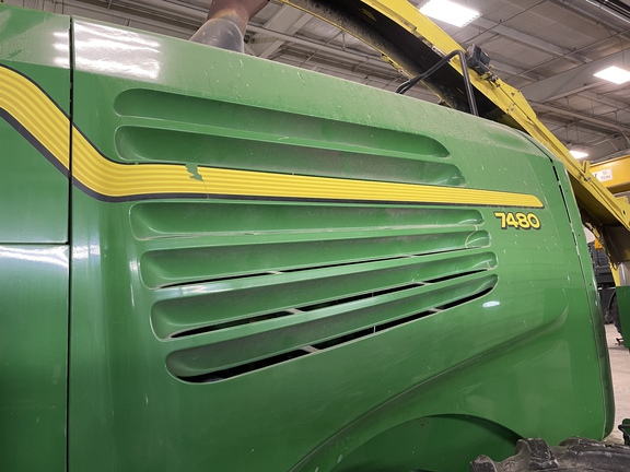 Photo of 2013 John Deere 7480