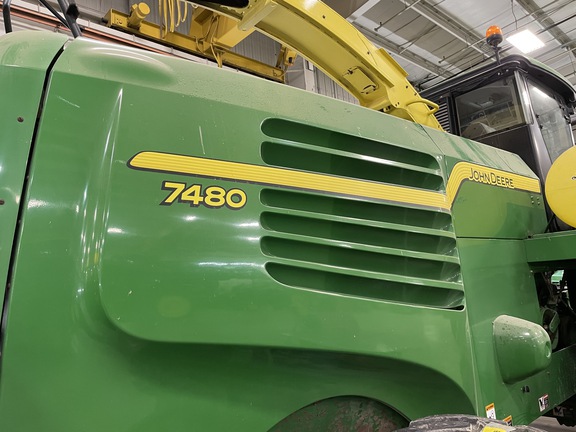 Photo of 2013 John Deere 7480