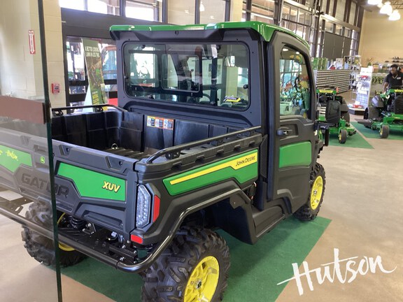 Photo of John Deere XUV 875R Signature Edition