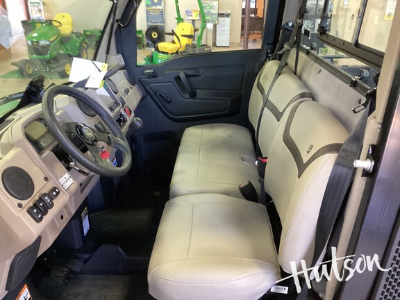 Photo of John Deere XUV 875R Signature Edition