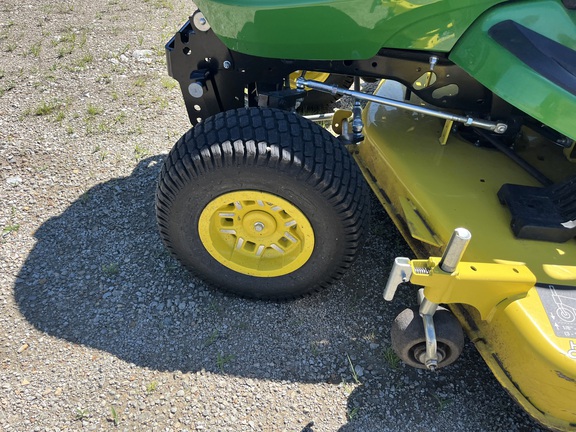 2019 John Deere X734 - Photo10