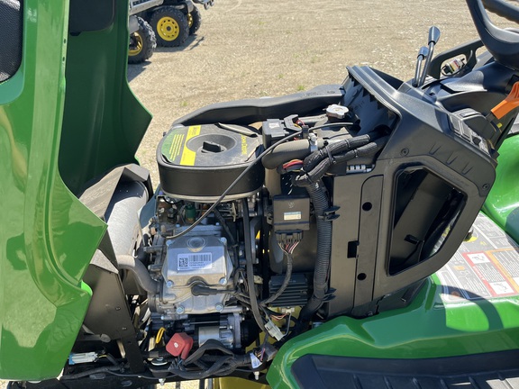 2019 John Deere X734 - Photo17