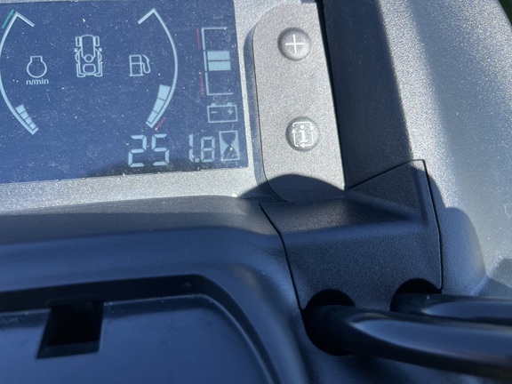 2019 John Deere X734 - Photo22