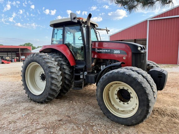Photo of 2012 Versatile 305 MFWD