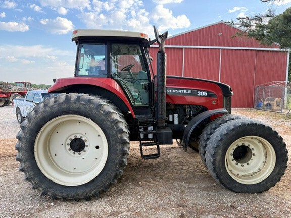Photo of 2012 Versatile 305 MFWD