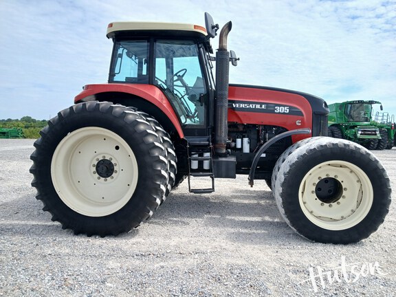 Photo of 2012 Versatile 305 MFWD