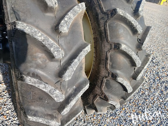 Photo of 2012 Versatile 305 MFWD