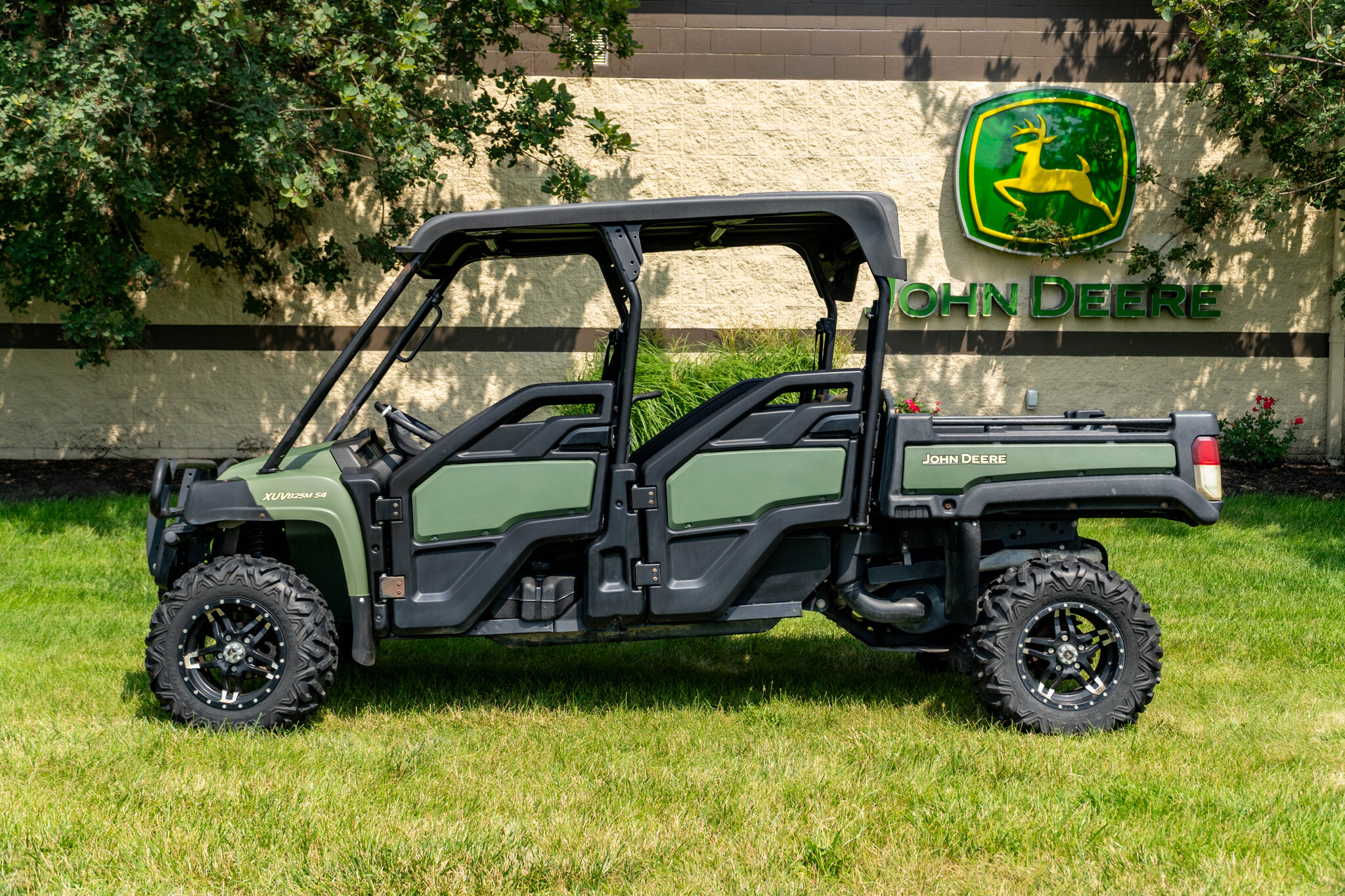 Used 2022 John Deere XUV 825M S4 ATVs & Gators at Koenig Equipment in Tipp City, OH - PhotoXL1