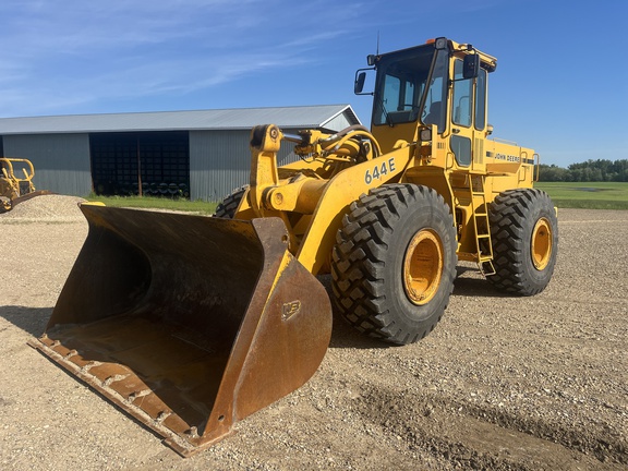 Photo of a 1990 John Deere 644E